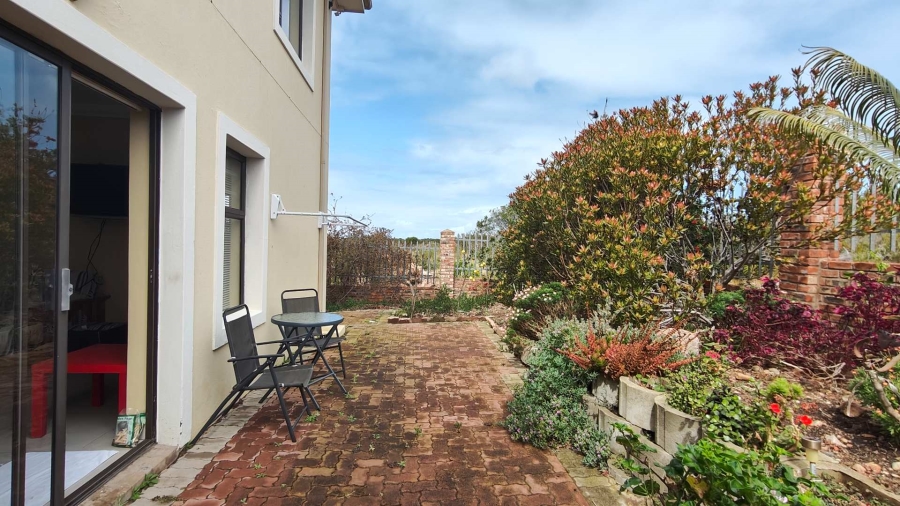 4 Bedroom Property for Sale in Island View Western Cape